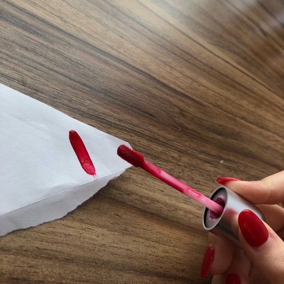 REVLON Ultra HD Matte Lip Color - Picture 2 of 2